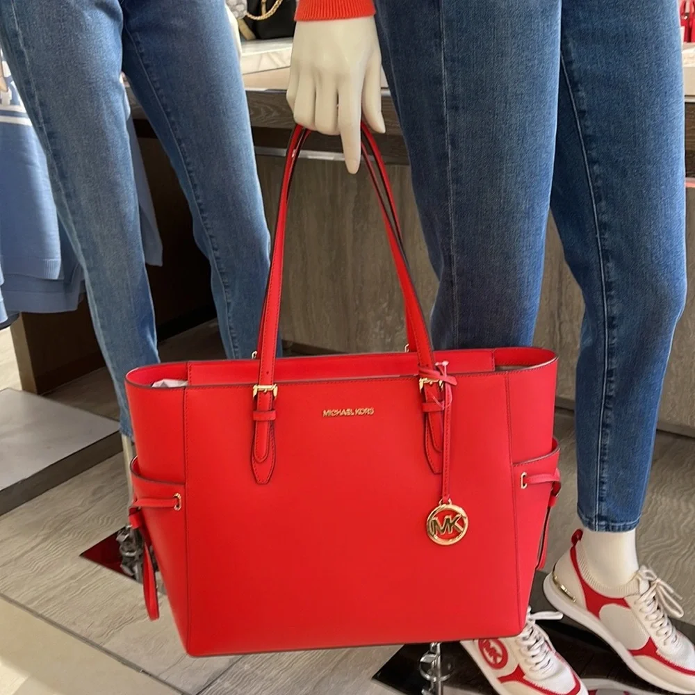 Michael Kors Gilly Large Drawstring Travel Leather Top Zip Tote
Bright Red
NWT - Picture 5 of 16